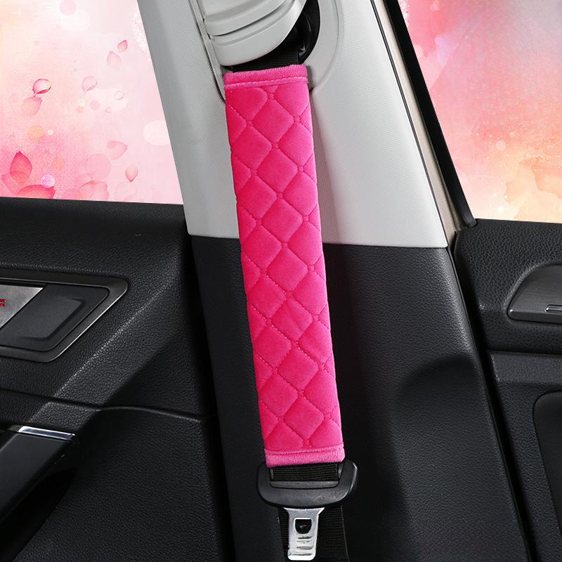 Prodloužený zimní plyšový pár ramenních krytů bezpečnostních pásů do auta: Teplý a pohodlný upgrade od výrobce