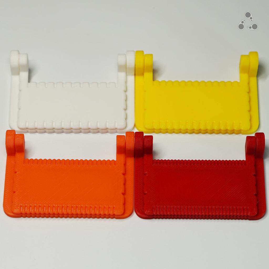 **Hinged Handcrafted Overlock Sewing Needle – Cute High-Precision DIY Style**