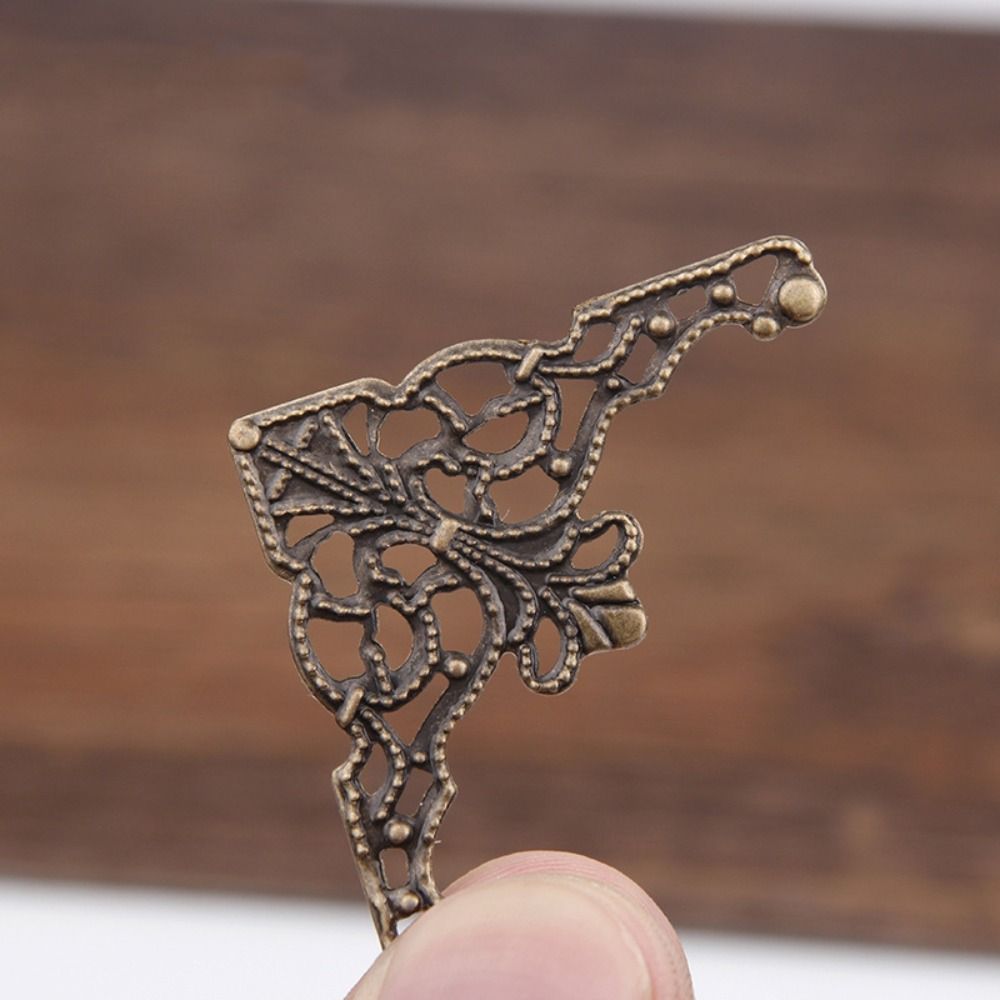 20pcs Antique Furniture Corner Protector DIY Corner Guard Home Decorative Corner Protector  Casket