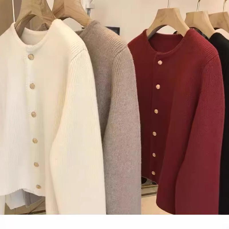 Women's 100% Pure Wool Red Cardigan, Round Neck, Loose Fit, Thickened Sweater for Autumn and Winter.