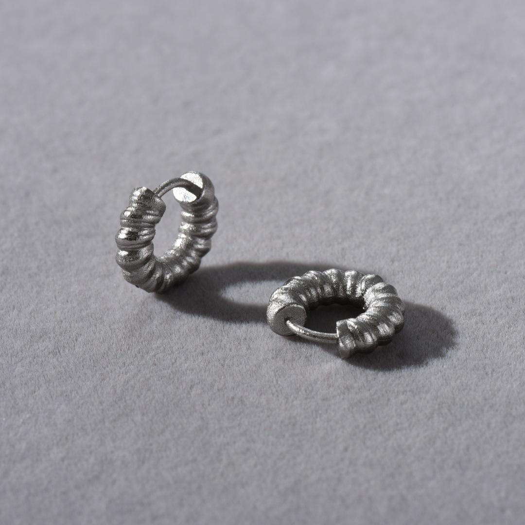 

New Product Retro Personality Unique Twist Ear Buckle Earrings High Sense Temperament Versatile Fashion Earrings