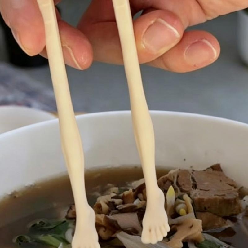 Funny Toe Chopsticks For Easy Noodles Pickup Cartoon Kitchen Gadgets With Hollow Middle Design Great For Gift