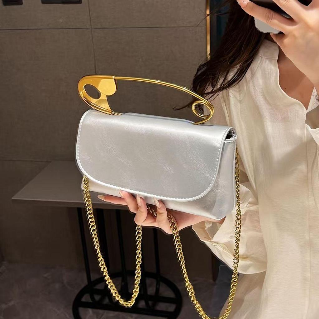 Fashionable Brooch Style Ladies' Handbag Unique Crossbody Single Shoulder Bag