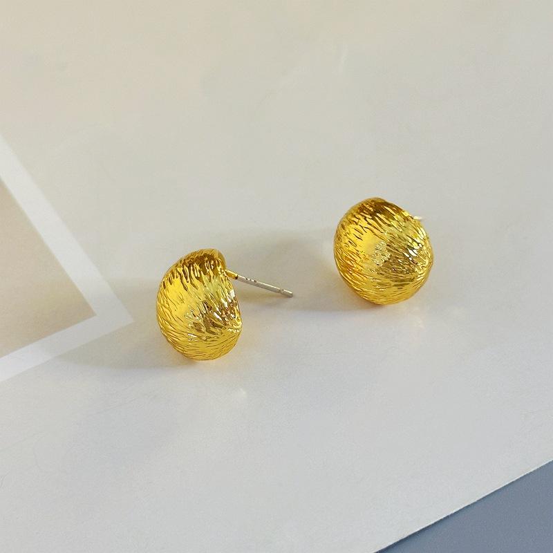 

Douyin Internet Celebrity With The Same Design, Gold Brushed Stud Earrings, High-End Cold Wind Light Luxury Earrings, Earrings золотий