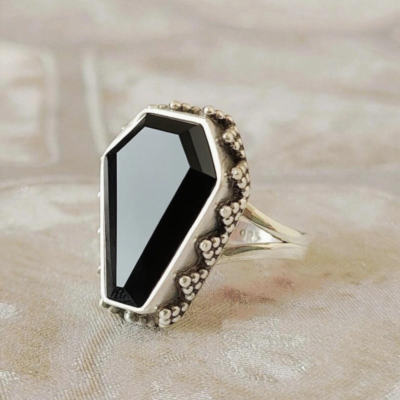 1Pc Retro Imitate Garnet Coffin Shape Y Ring For Women Boho Y Ring Punk Gothic Halloween Party Jewelry Gift For Her