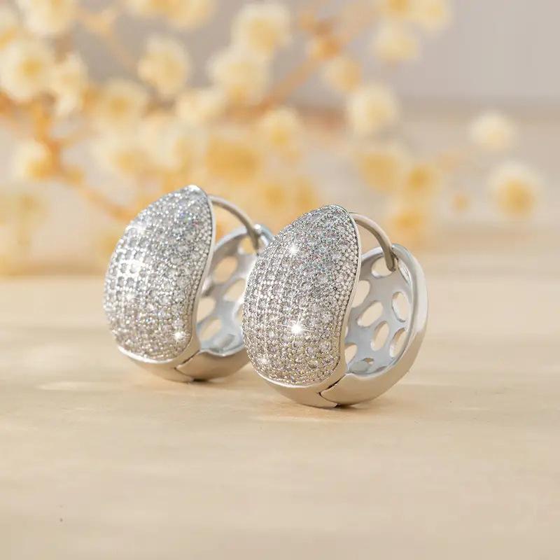 Silver Tone Full Paved Cubic Zirconia Oval Huggie Hoop Earrings Hollow Cutout Snap Closure Women Luxury Party Jewelry Gift