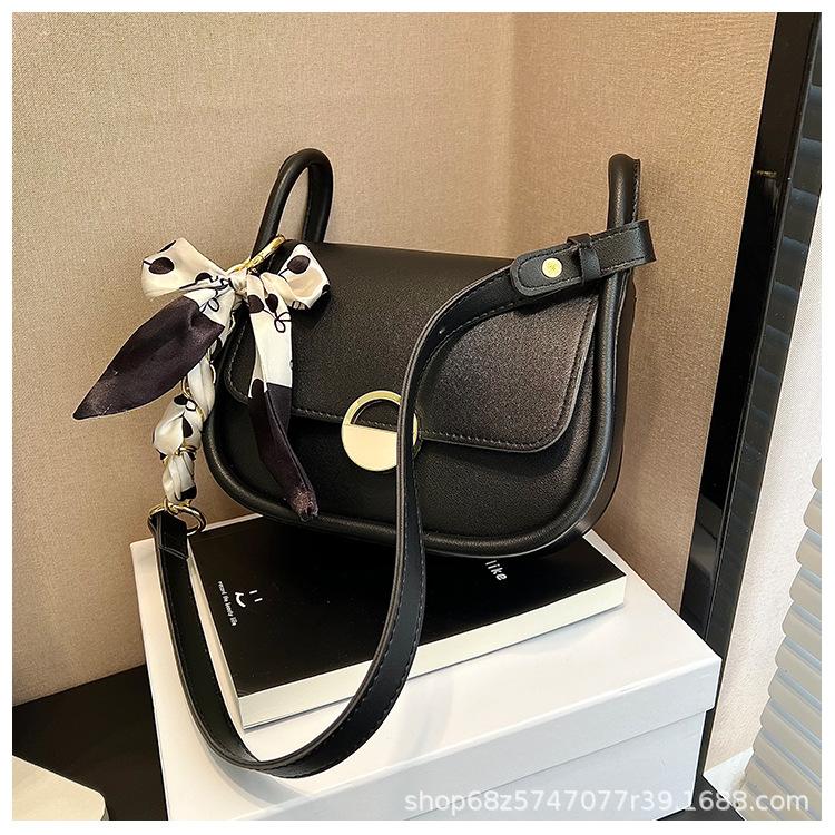 Fashionable Small Bag Women's 2025 New Work Commuter Bag One-shoulder Crossbody with High-end Summer Commuter Satchel