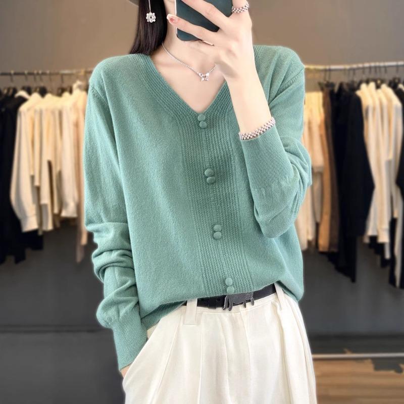 V-neck Sweater Women's Autumn and Winter New Knitted Sweater Versatile and Thin Bottoming Shirt Wool Inner Top Women's Clothing