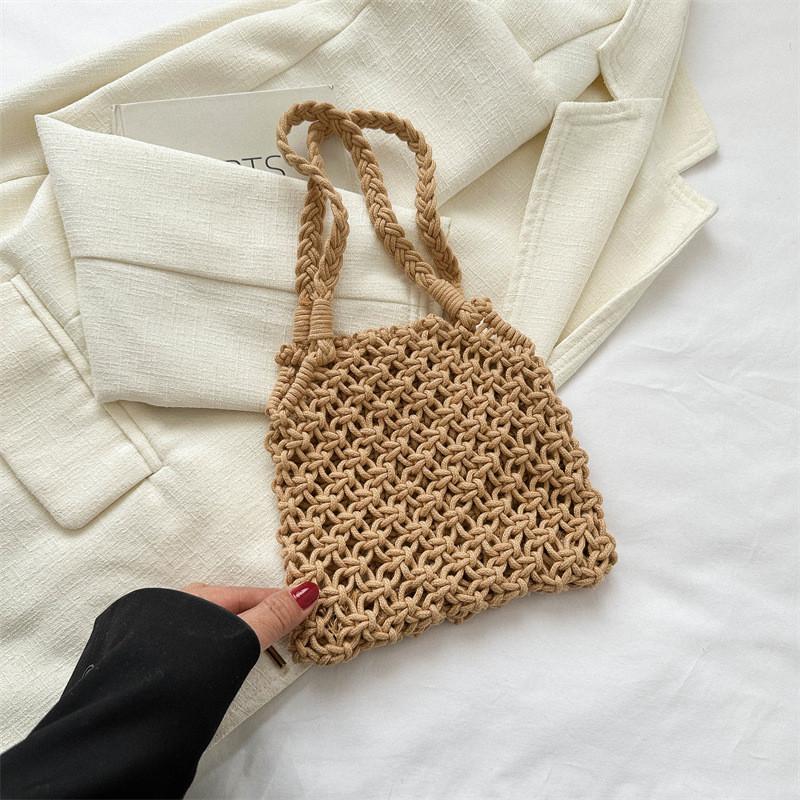 

Vintage Inspired Woven Handbag For Women Stylish Summer Commuter Shoulder Bag