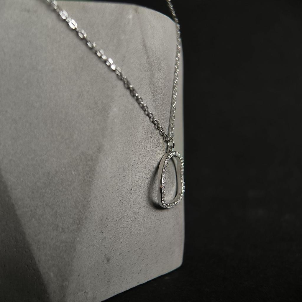 Silver Necklace with Cubic Zirconia, Item Weight 2.1 G (2186984)