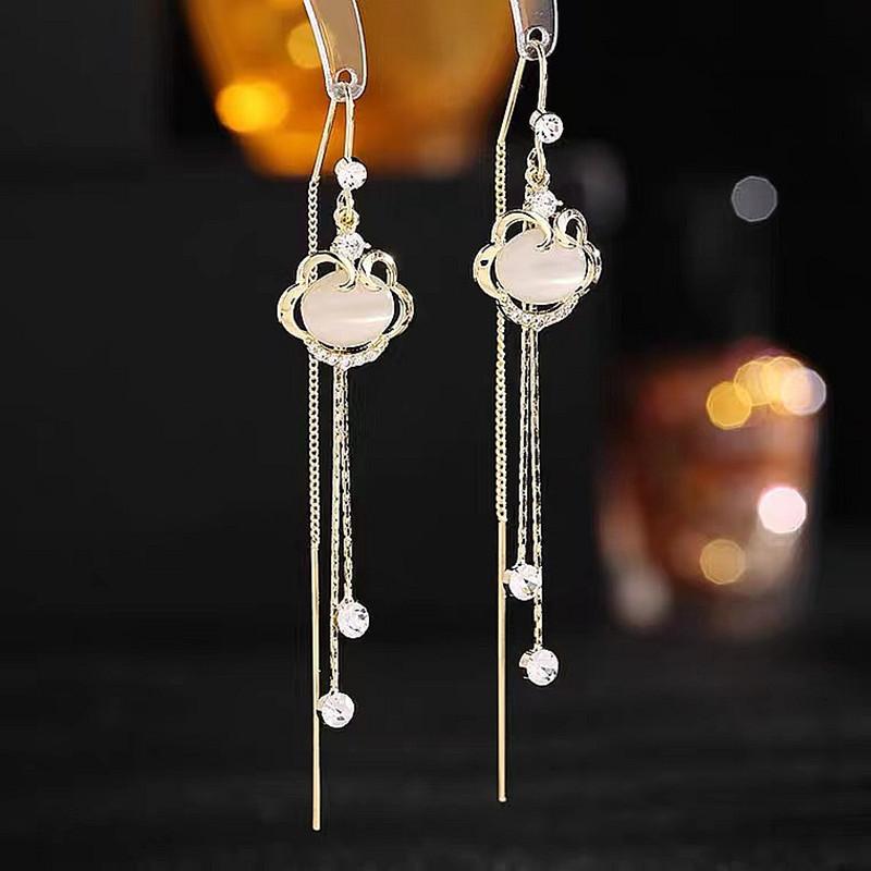 Simple Temperament Light Luxury Anti-lost Earrings Women's Fashion High Sense Tassel Versatile Super Fairy Personalized Earrings