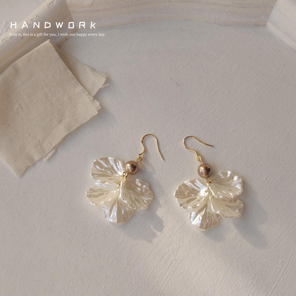 Bright eyes @handmade design new handmade leaf earrings temperament live earrings Yiwu support ins
