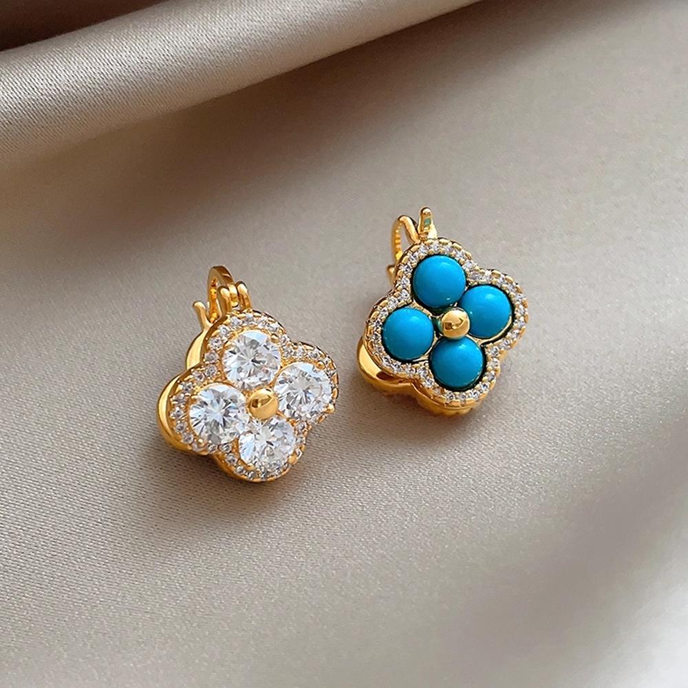 Raffinati Orecchini a Bottone Quadrifoglio Turchese e Cristallo - Elegante Design Geometrico di Alta Gamma per Donna