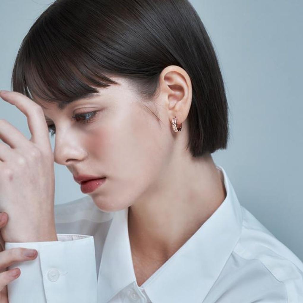 18K Twisted Cubic Point One-Touch Earrings (Gold Pin) GI8KPEE057