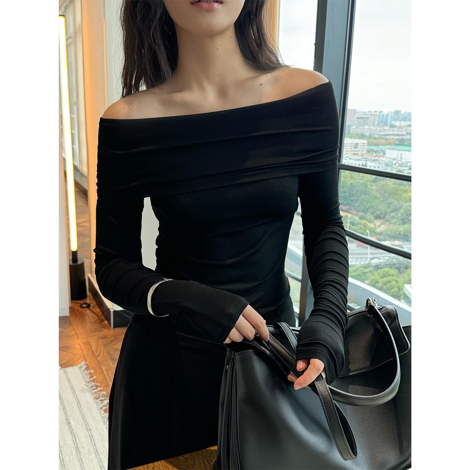 

Louvre Spring Korean Style One-Shoulder Slim Fit Casual Top for Women