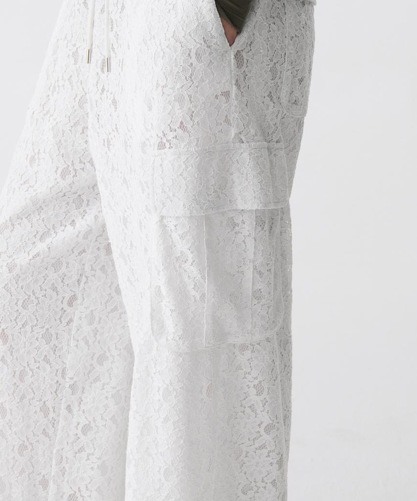 MUSINSA STANDARD WOMAN Women'S Floral Lace Wide Cargo Elastic Pants [Ivory]