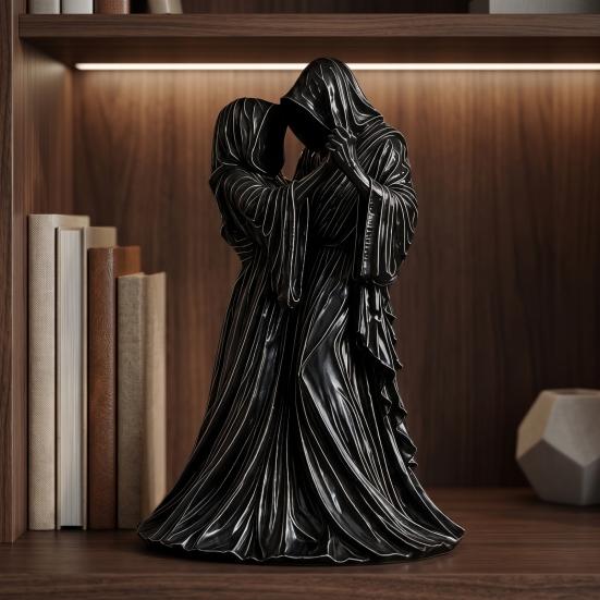 Collectible Gothic Gift Faceless Lovers Figurine, Dark Ghost Couple Sculpture, Mysterious Detailed Craft Desktop Ornament for Shelf Mantel Table Home