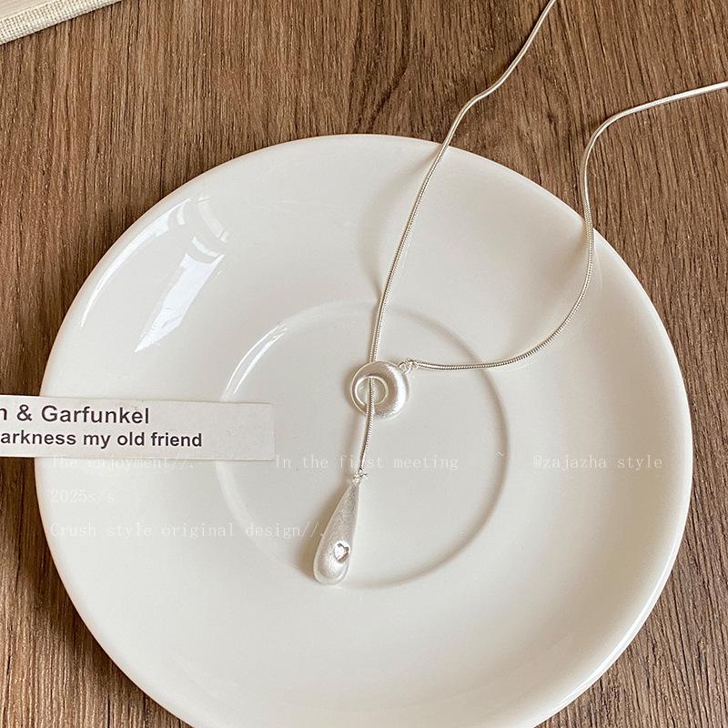 2025 Matte Silver Brushed Teardrop Necklace: Women's Long Retractable Fashion Accessory with Simple, Unique Design