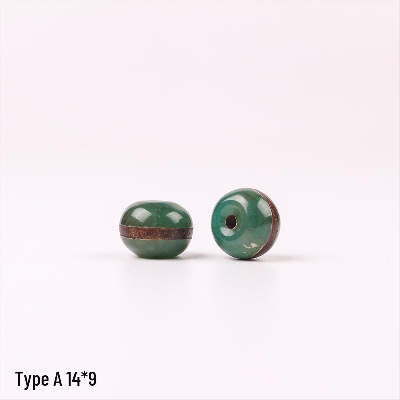 Green Agate Three-Eyed Nine-Eyed Dzi Beads Handmade Retro Necklace Accessories.