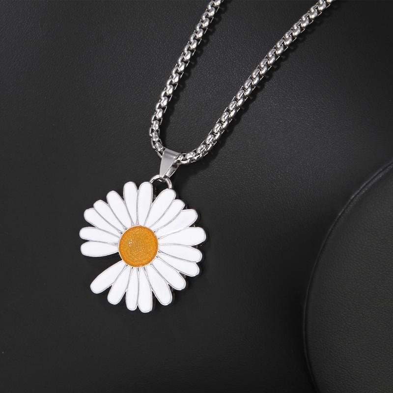 Daisy Necklace Sun Flower Pmo Chrysanthemum Gd Lightning Small Daisy Pendant Men'S And Women'S Pendant Jewelry Necklace