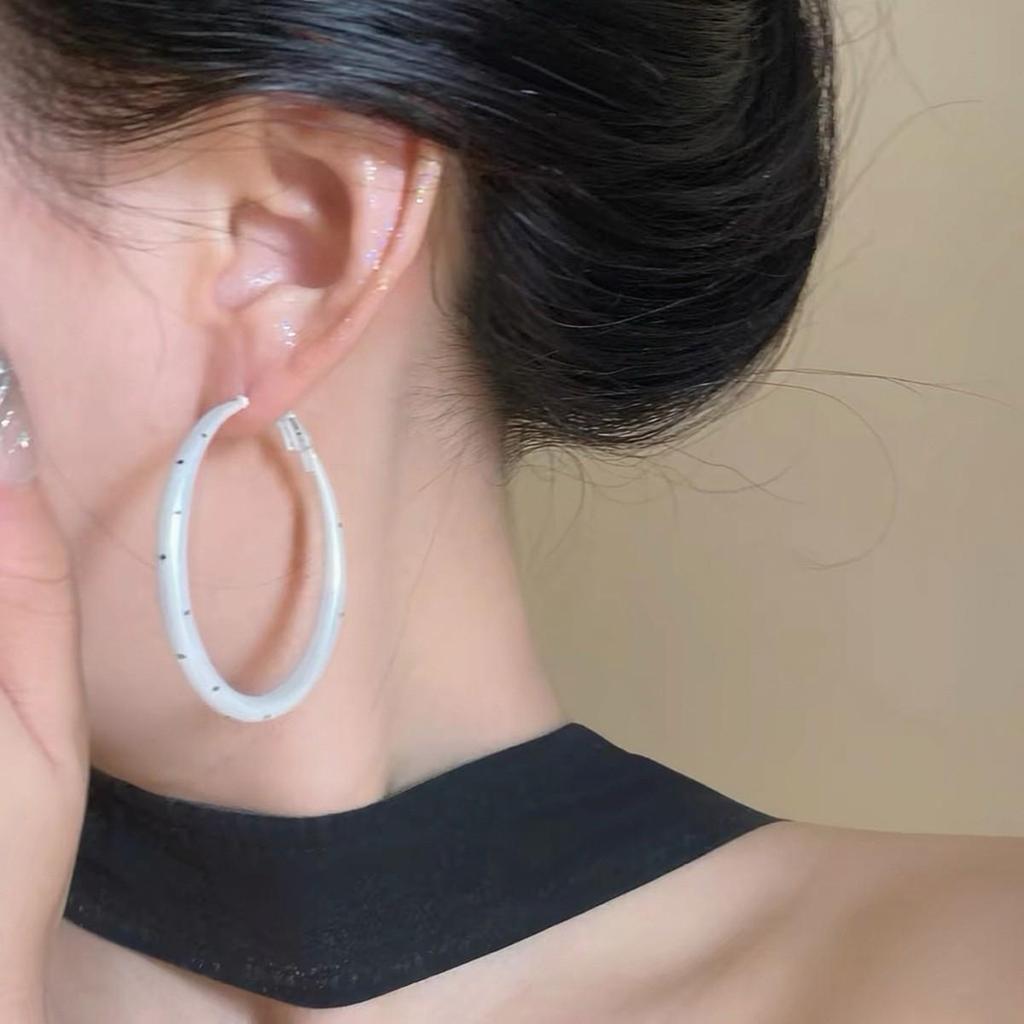 S925 Silver Needle Large Hoop Earrings - Japanese & Korean Style, Fashionable & Versatile, Celebrity-Inspired.