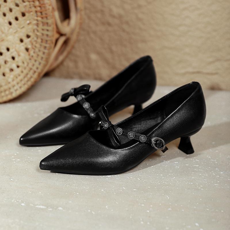 Retro enkelsskor medelhög klack 2025 nya stora storlekar damskor kamelia spetsiga höga klackar tunn klack franska Mary Jane skor