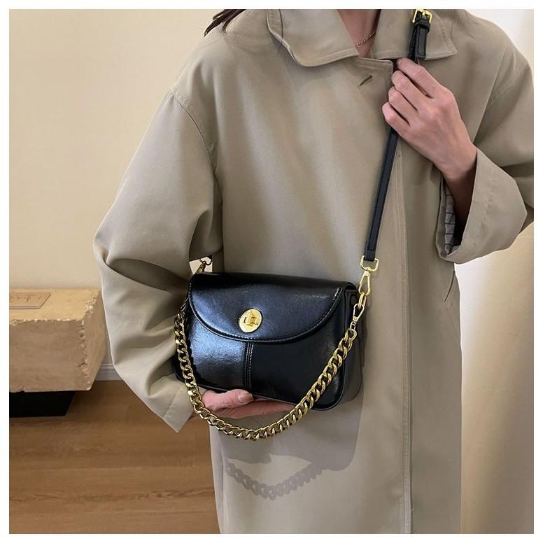 Ielgy Retro Flap Bag All-Match Crossbody Small Square Bag