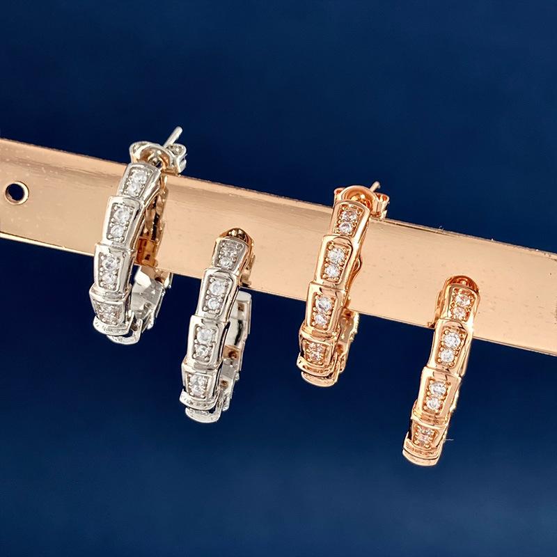 Akcesoria, Miedziane Wąskie Wersje Pełne Diamenty Sekcja Węża Kolczyki w Kształcie Litery C Popularny Design Ins Kolczyki Sztyfty Biżuteria do Uszu