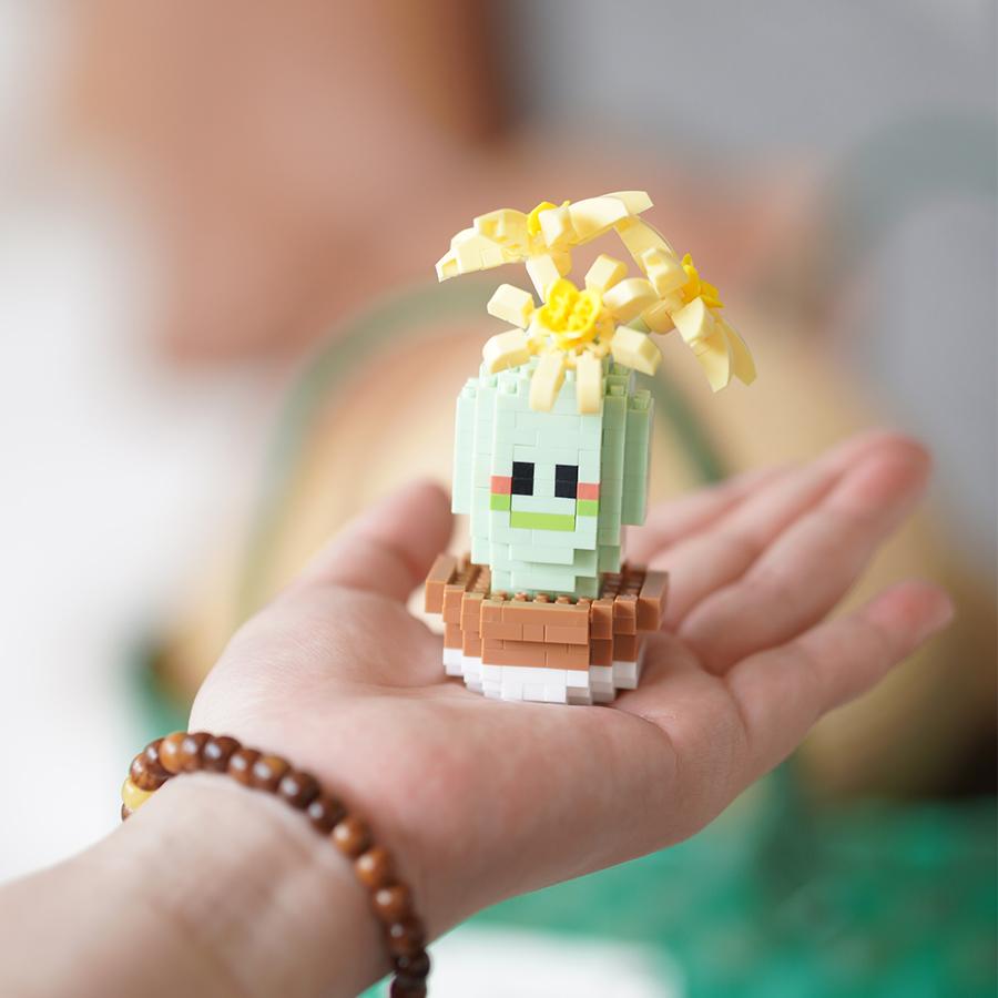 DIY Mini Potted Cactus Building Block Sets Potted Plant Garden Toys Children Assembly Toys Creative Decor
