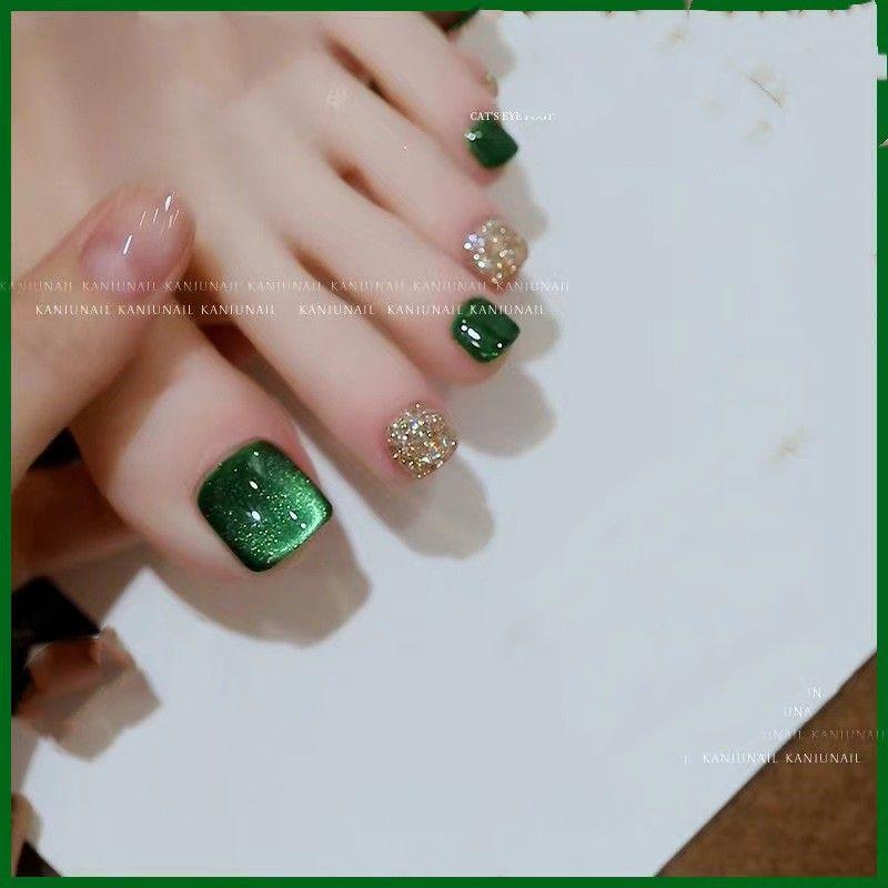 

Элегантный белый изумрудный маникюр «кошачий глаз», носимый на руках, готовое изделие для ногтей на ногах с эффектом вспышки, наклейки для ногтей на ногах AP-22-Green Cat s Eye-Style 1- S