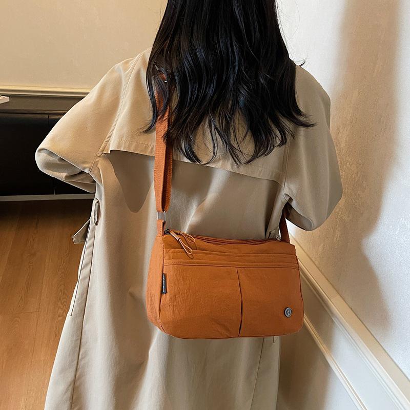 Women's 2025 Sporty Minimalist Crossbody Bag: Lightweight, Large Capacity, Versatile Shoulder Bag for Commute or Casual Use