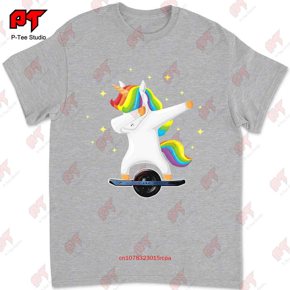 Maglietta KJ61 con Unicorno che fa il Dab mentre pattina su Onewheel