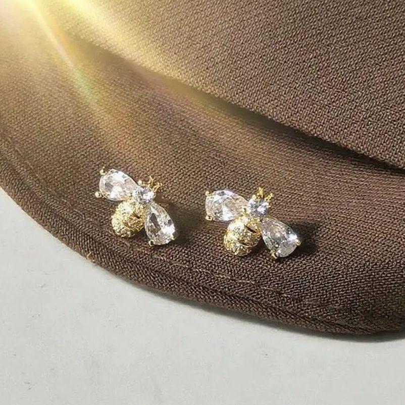 Luxury Golden Zircon Bee Stud Earrings for Women Cute Small Crystal Rhinestone Animal Insect Honeybee Earring Fashion Jewellry