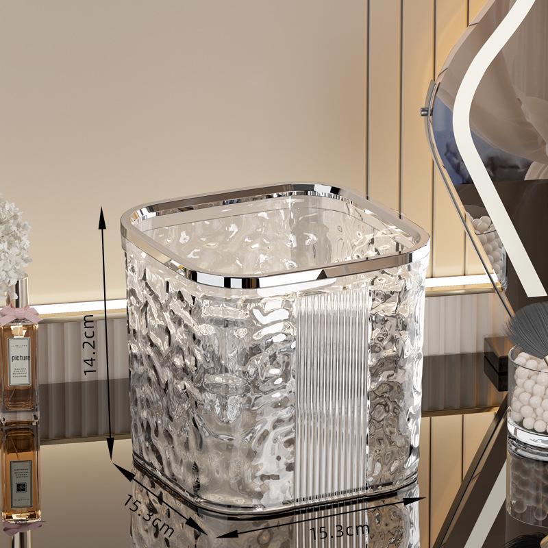 Elegancki kosz na śmieci na biurko z wzorem fali wodnej i podnoszoną pokrywą - Idealny do salonu