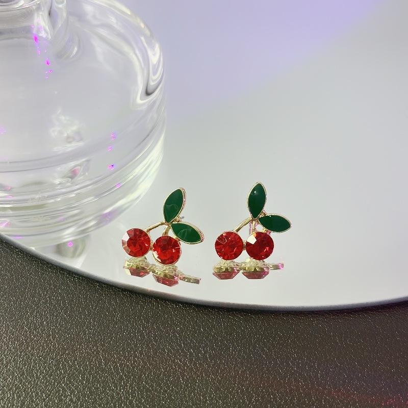Sweet Cherry Earrings for Women Red Cherry Fruit Stud Earring Cute Girl Simple Exquisite Edition Luxury Designer Zircon
