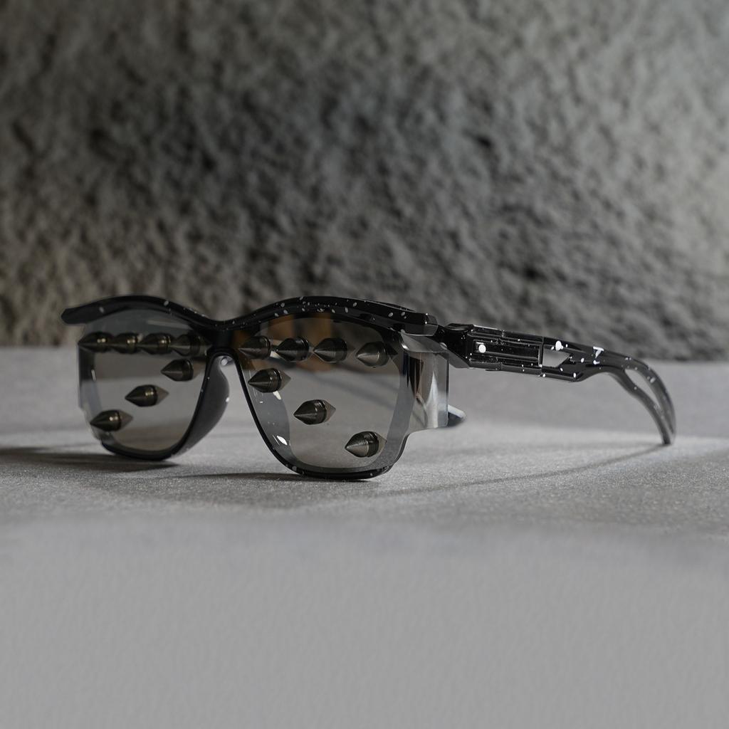 Unisex Studded Rivet Sunglasses Punk Rock Fashion Eyewear