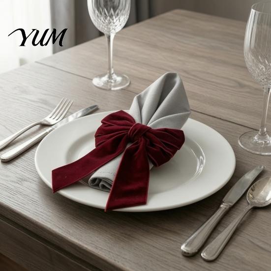 Holiday Home Table Accents 6Pcs Velvet Bow Napkin Rings, Christmas Fabric Holders, Red Festive Dining Accessories Green Rings for Dinner Party