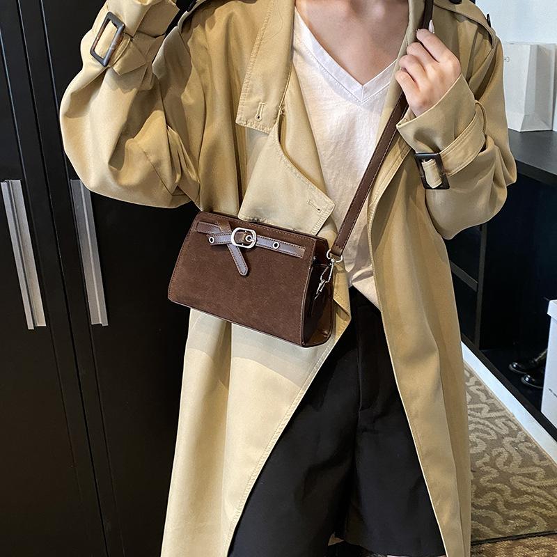 Herbst Retro Einfache Lässige Schulter Kleine Quadratische Tasche Damen Matt Neue Pendler Kleine Tasche Umhängetasche