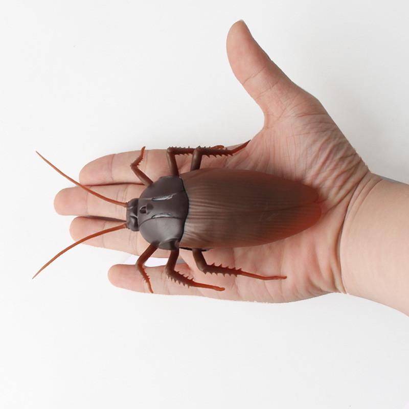 Creepy Crawling Insect Remote Control Toy With Infrared For Scare Gift And Party Fun