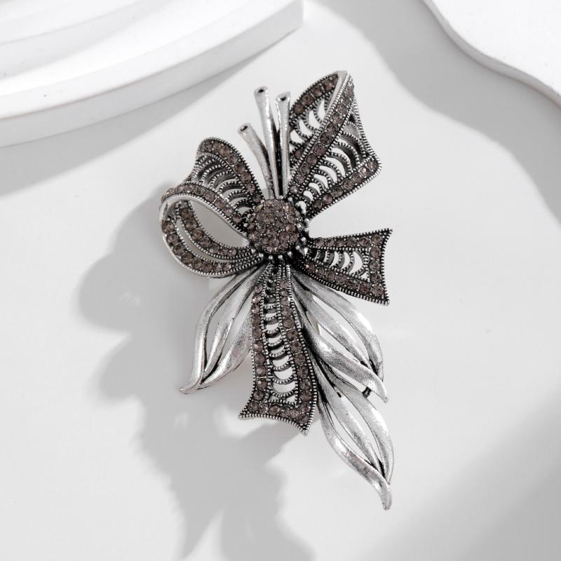 Fashion Rhinestone Flower Brooches For Women Elegant Clothing Pins Party Jewelry Gifts