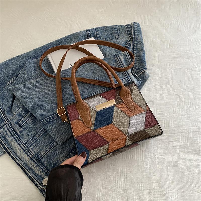 Geantă de mână simplă și la modă Geantă pătrată mică Simplă și la modă Stil nou de vară La modă Casual Capacitate mare Geantă de umăr