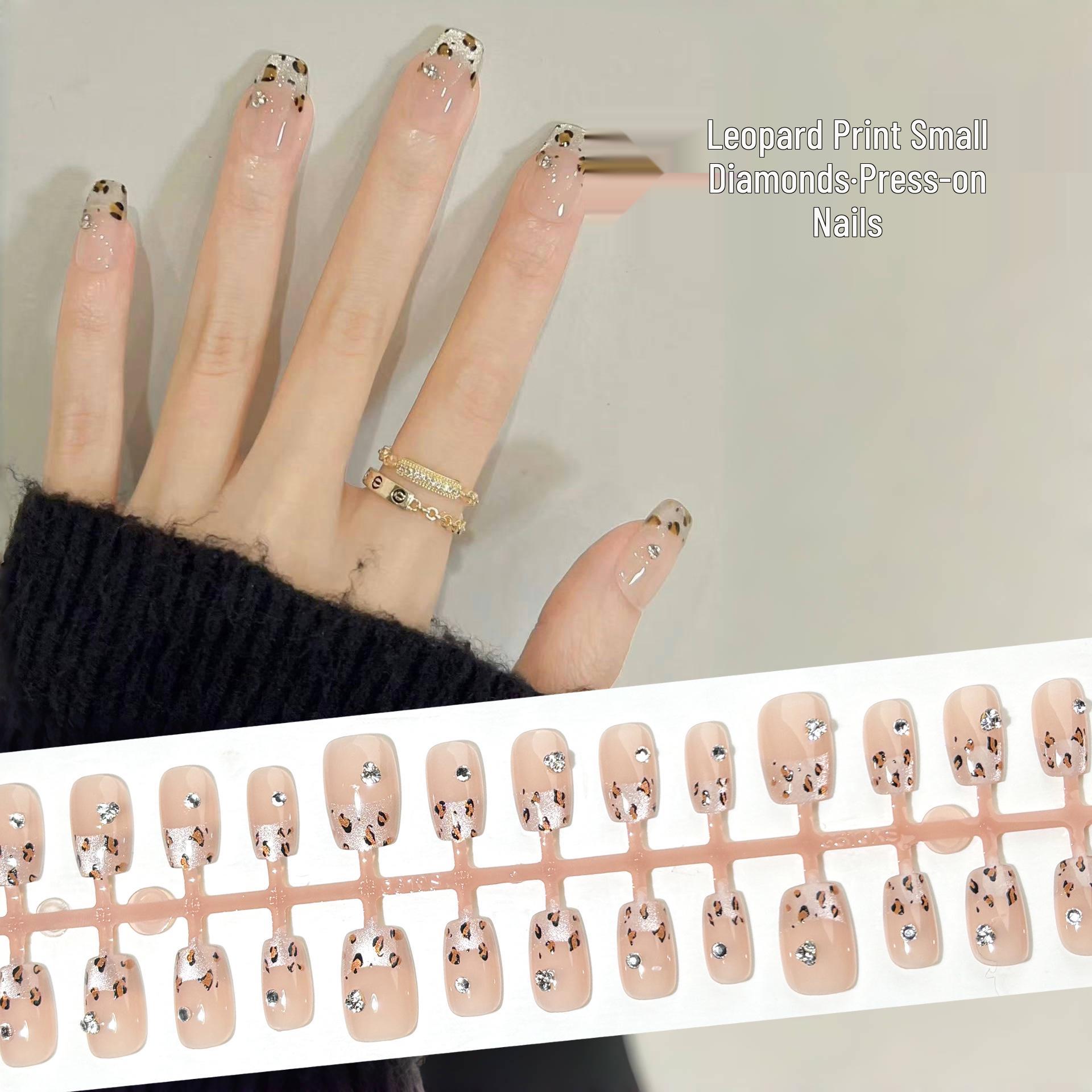 

Short French Leopard Print Rhinestone Cat Eye Nail Patches - Sweet & Cool Style