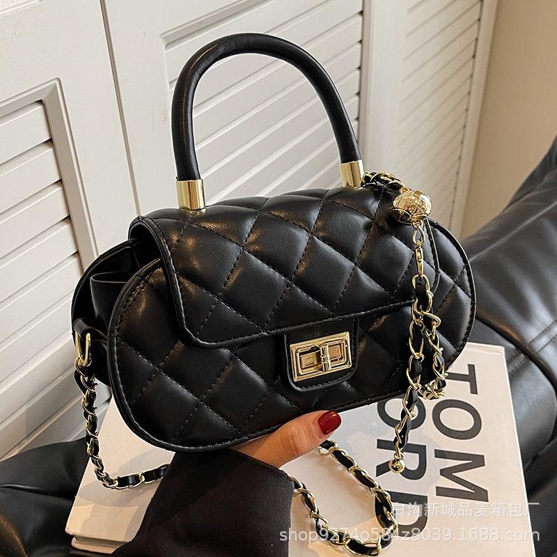 Rhombus Chain Portable Small Bag Women's 2025 New Popular Messenger Bag Fashionable Texture Commuter Shoulder Bag