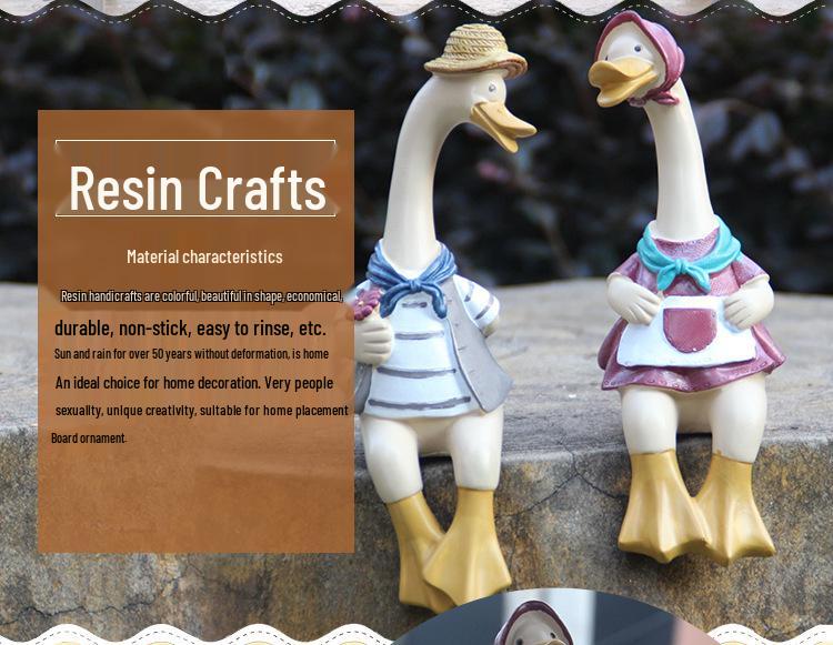 Resin Figurine Set: Cartoon Duck Couple for Home and Garden Decor
