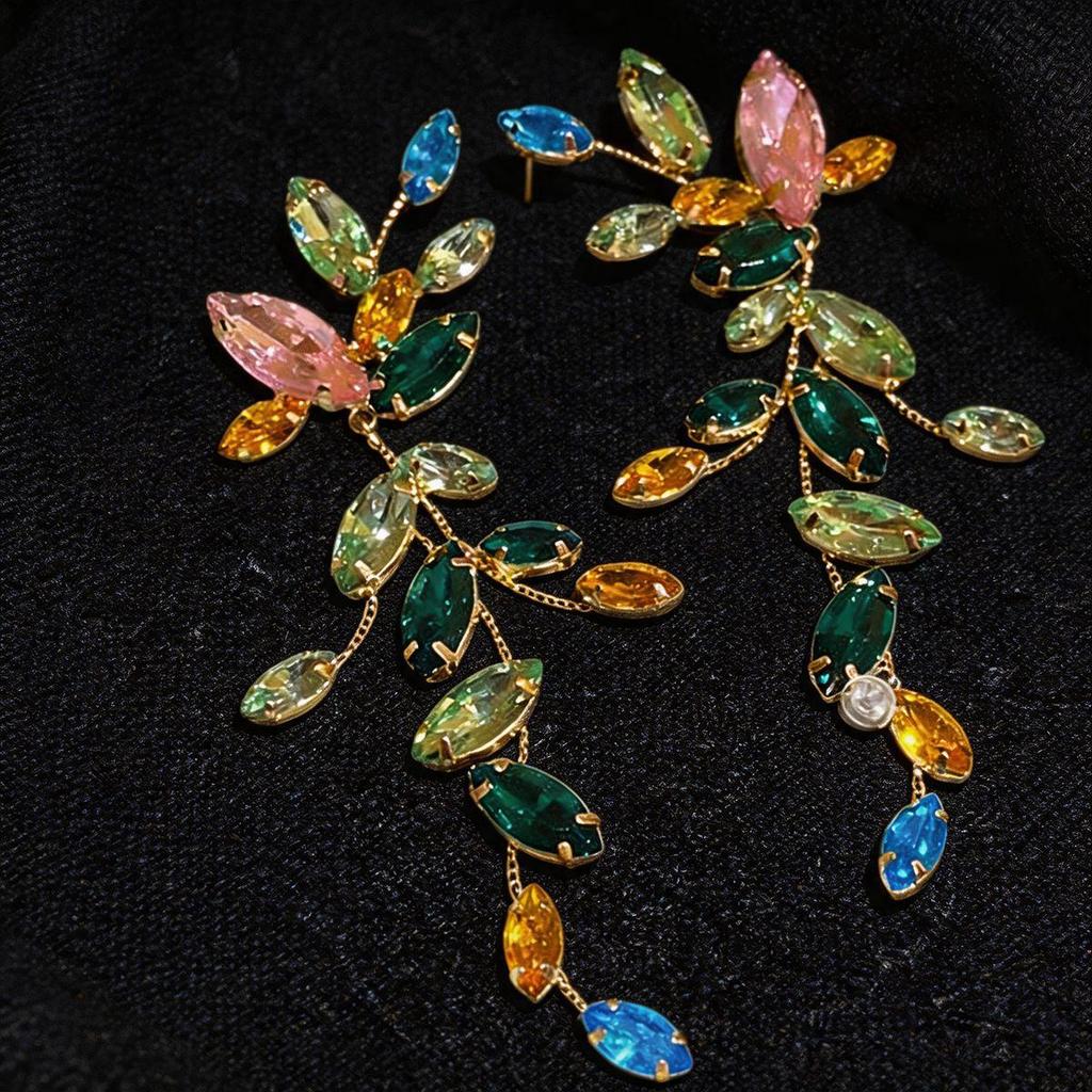 High-End Rhinestone Leaf Tassel Earrings: Eye-Catching Pendant Accessories for Women, Perfect for Vacations and Parties