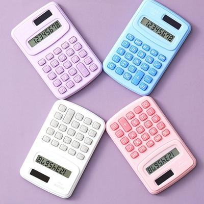Mini calcolatrice portatile semplice a colori carina, calcolatrice portatile a 8 cifre per studenti, calcolatrice per classi di matematica, forniture per ufficio, alimentazione solare/a batteria