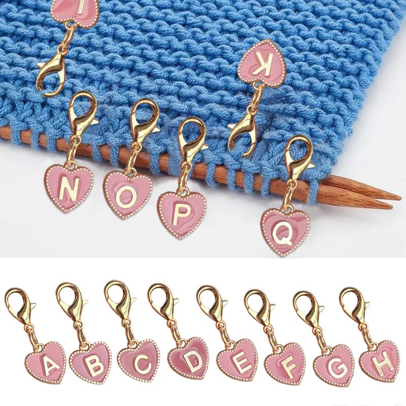 Gorąca sprzedaż 26 liter angielskich różowy dwustronny breloczek z brzoskwiniowym sercem w kształcie serca stopowy dodatek wisiorek