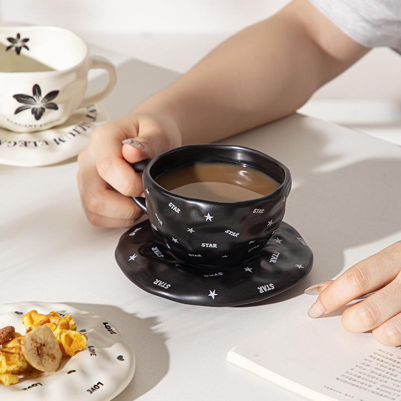 European Ceramic Coffee Cup And Saucer Set, Medieval Hand-Squeezed Ceramic Cup, Restaurant Home Afternoon Tea Cup, Breakfast Cup, Water Cup