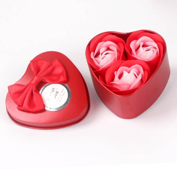 Valentine's Day Heart-Shaped Rose Soap Flower Gift Box for Girlfriend - Creative Souvenir