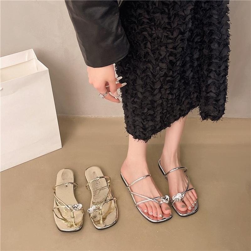 Toe-clip Slippers for Women in Summer 2025 New Square Toe Clip-toe Rhinestone Flat Toe Cover Soft Sole Cool Mop